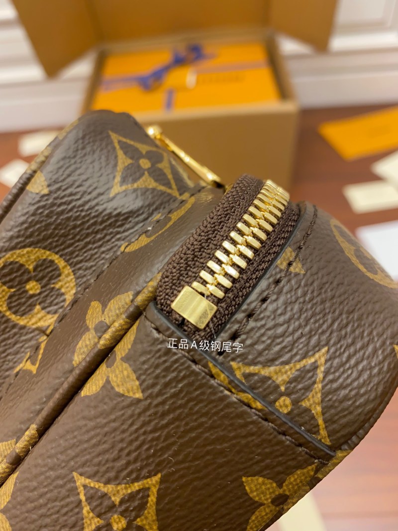 Louis Vuitton - Utility Crossbody Bag - Utility Crossbody Bag - Image 7