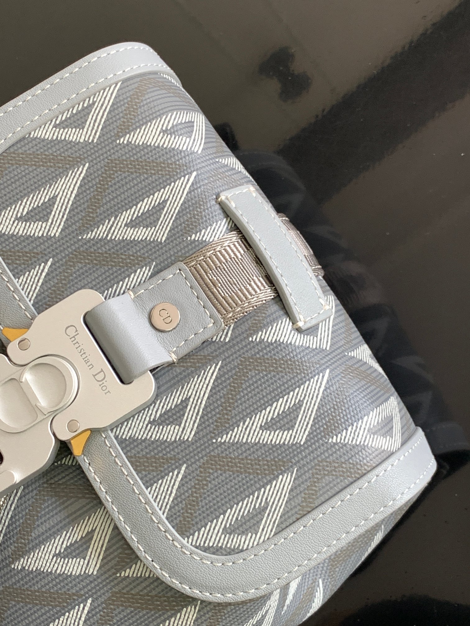 Dior - Dior Hit the Road - Shoulder Bag - Image 7