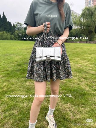 Balenciaga - Hourglass Wallet on Chain - Image 6