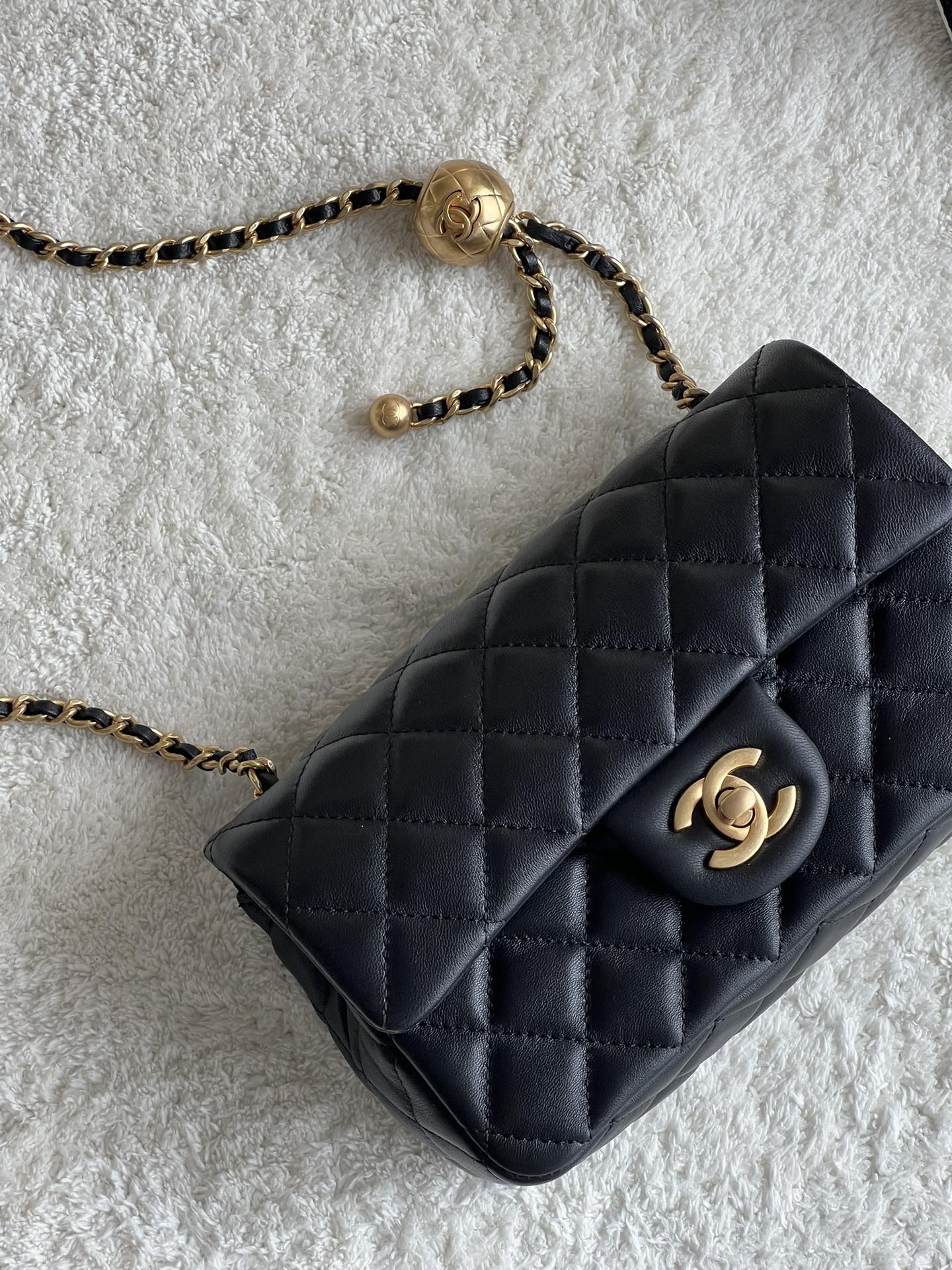 Chanel - Classic Flap - Image 2