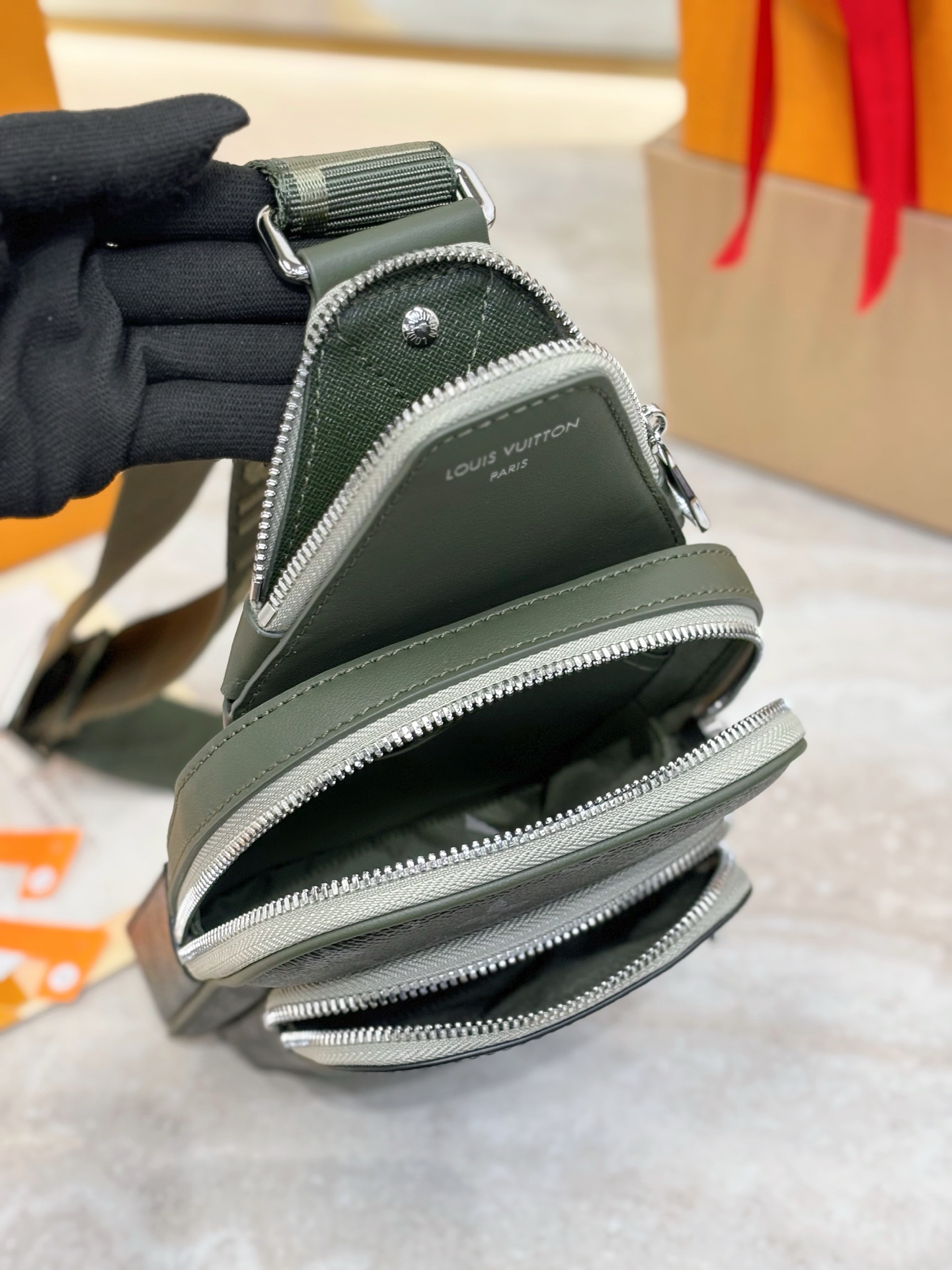 Louis Vuitton - Avenue Slingbag - Avenue Slingbag - Image 6