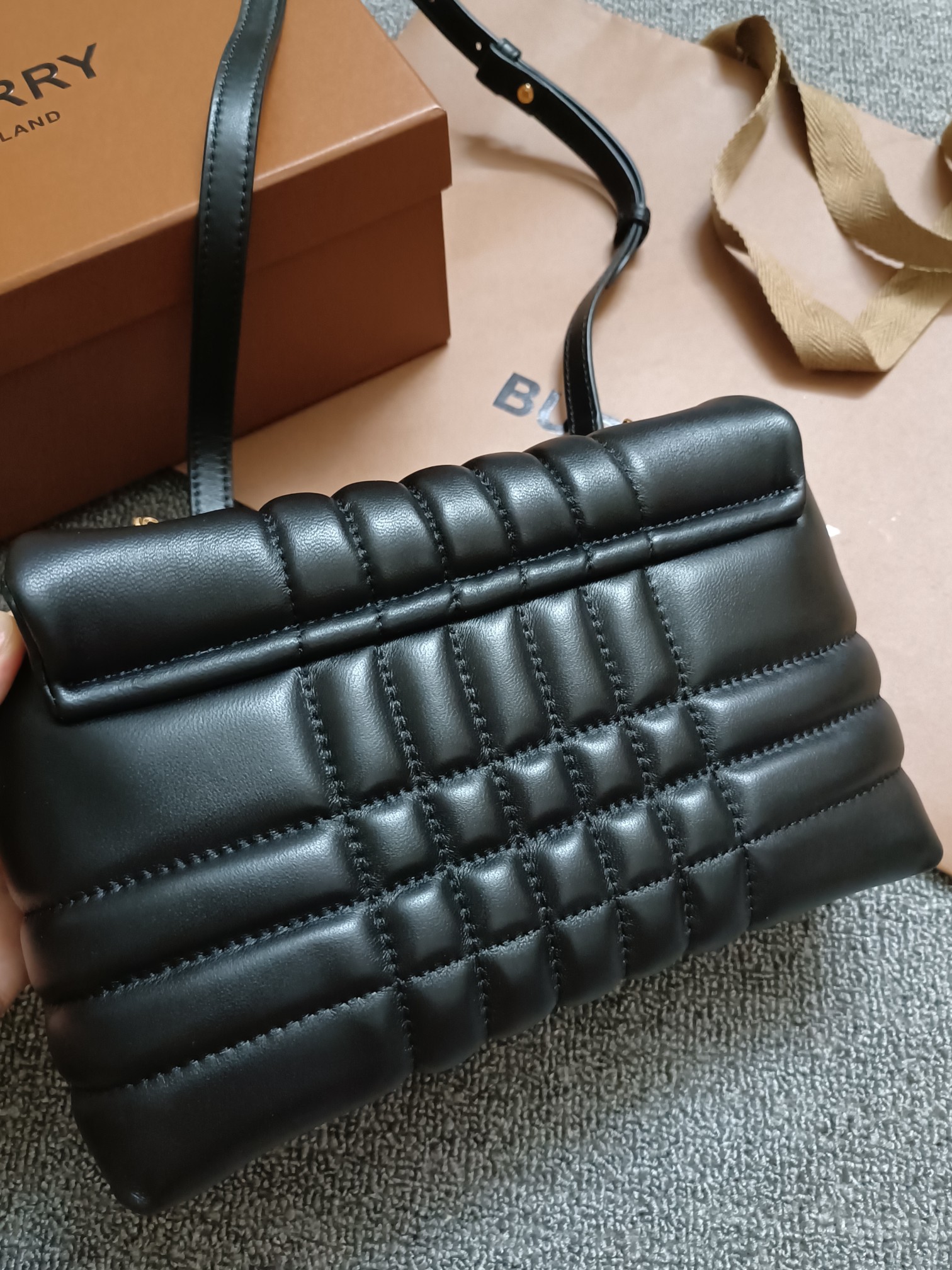 Burberry - Lola - Leather Chain Lola Bag - Image 3