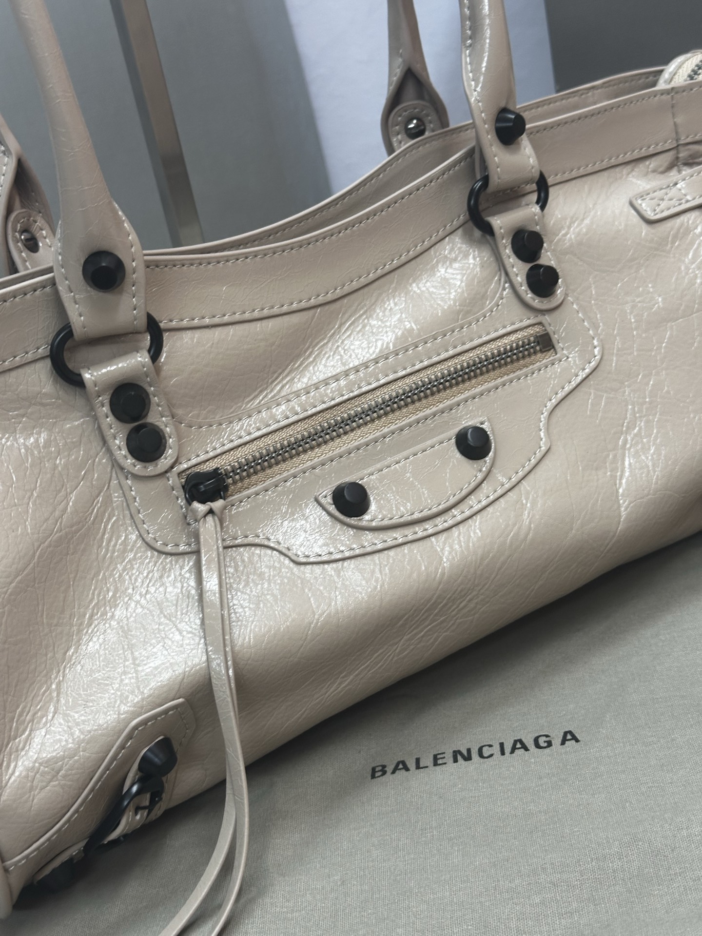 Balenciaga - City - Image 4
