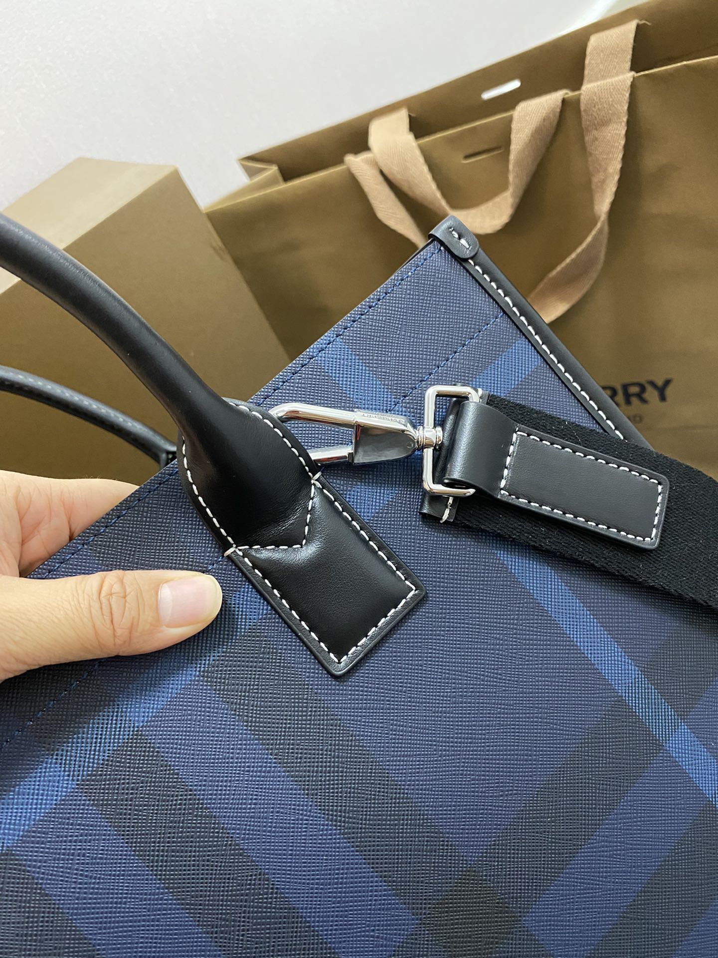 Burberry - Check - Large Check Leather Tote Bag - Image 5