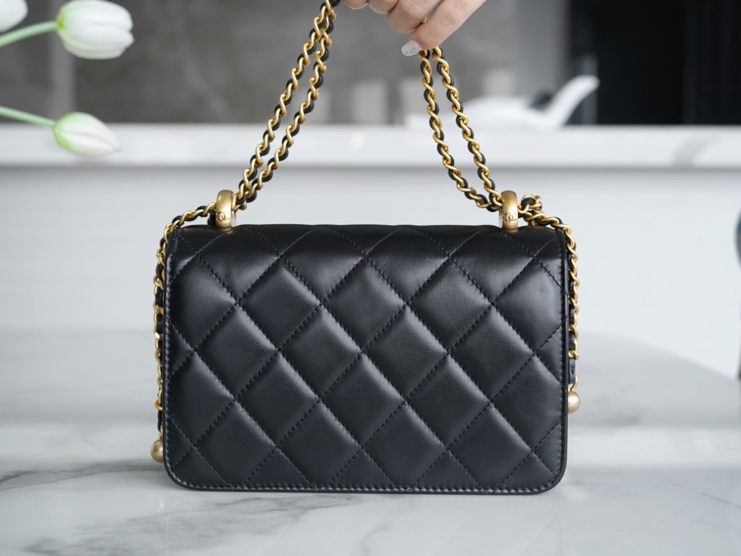 Chanel - Classic Flap - Image 3