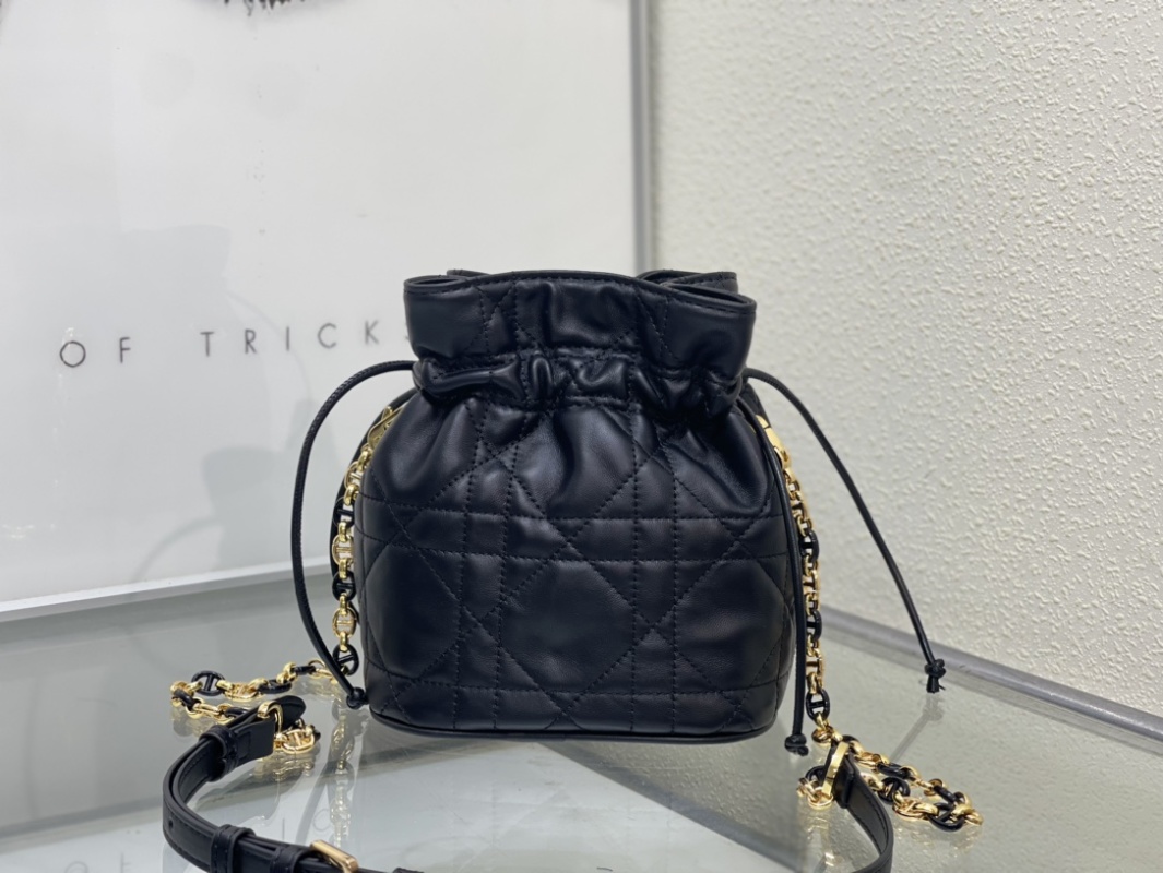 Dior - 30 Montaigne - Bucket Bag - Image 4