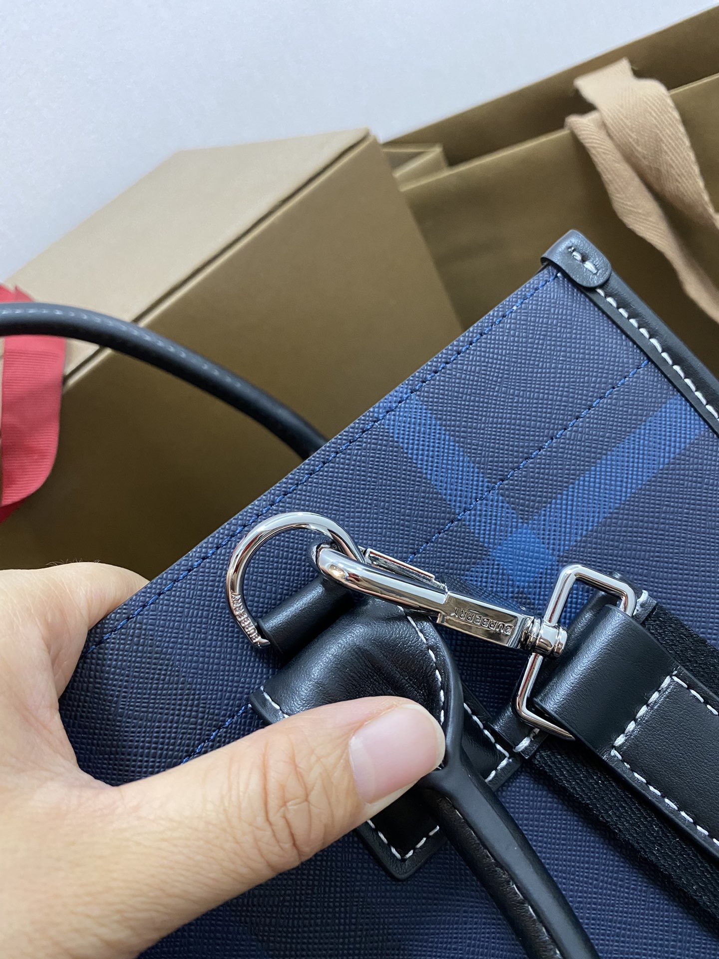 Burberry - Check - Large Check Leather Tote Bag - Image 6