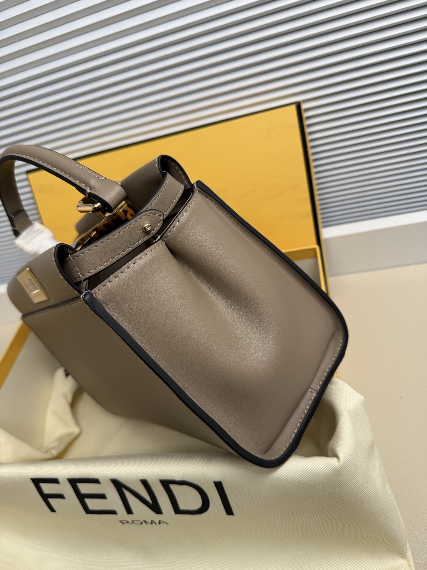 Fendi - Peekaboo - Image 3