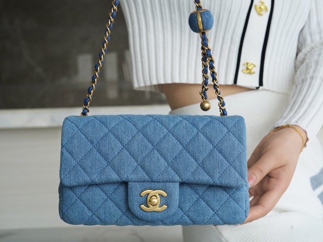 Chanel - Classic Flap - Image 2