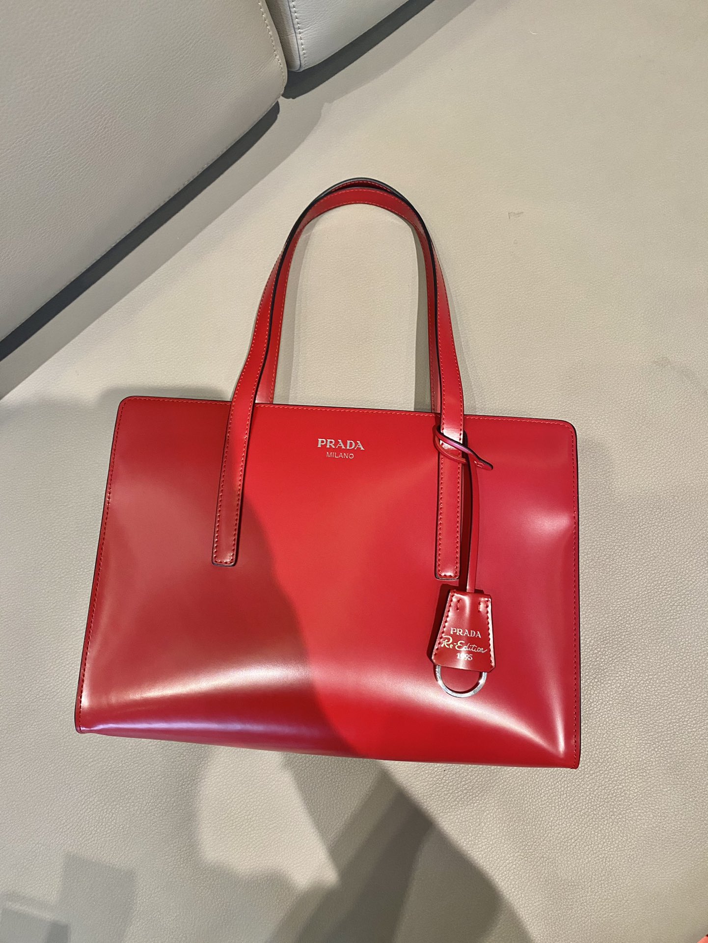 Prada - Re-Edition 1995 - Re-Edition 1995 Brushed Leather Medium Handbag - Image 2
