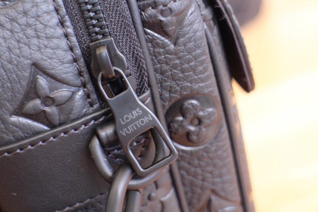Louis Vuitton - S Lock - S Lock Messenger - Image 5