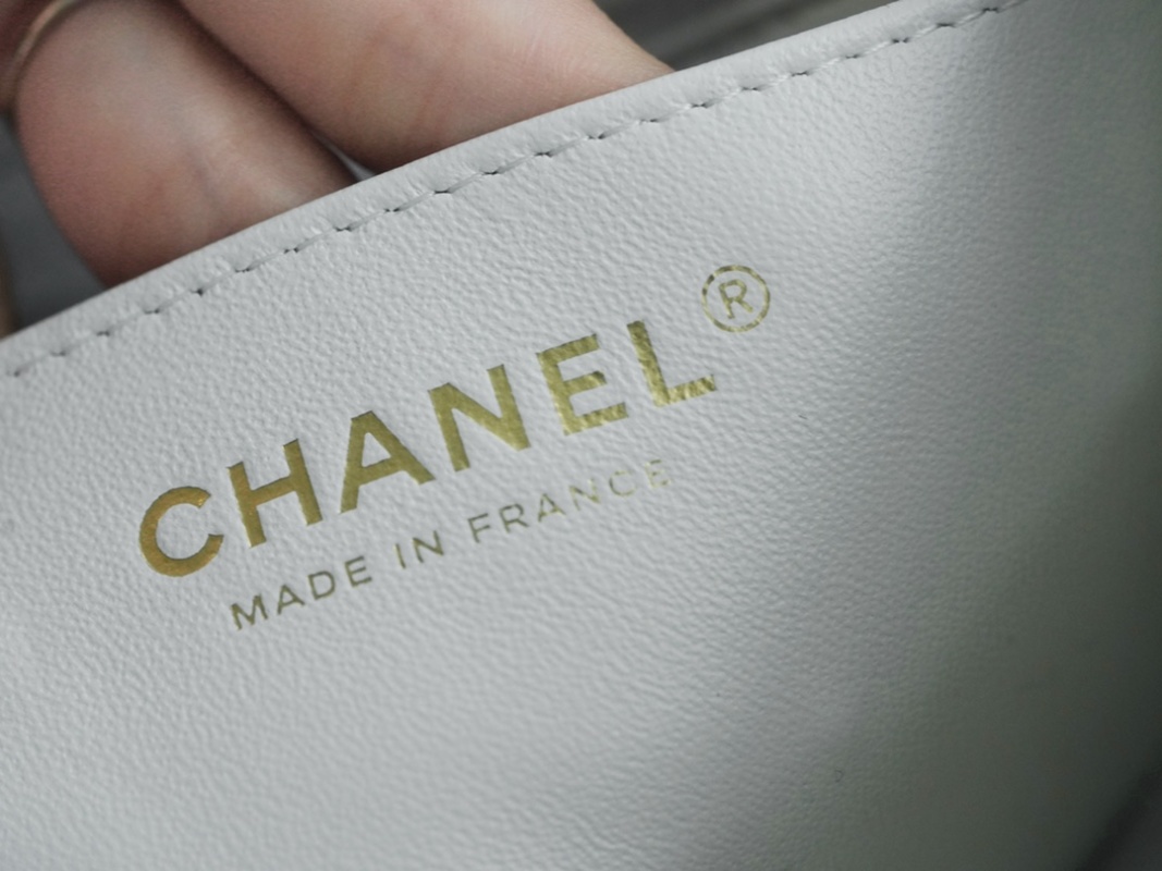 Chanel - Leather - Box Bag - Image 8