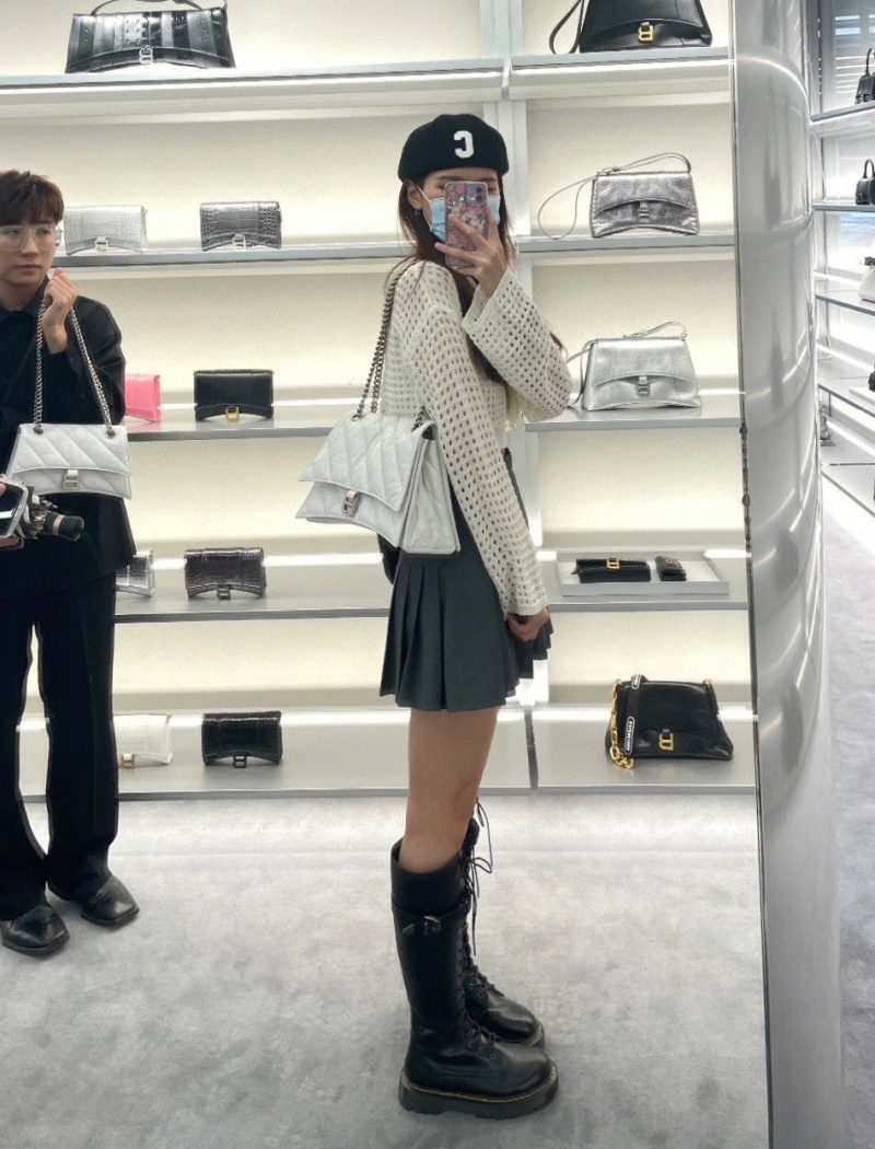 Balenciaga - Hourglass Wallet on Chain - Image 7