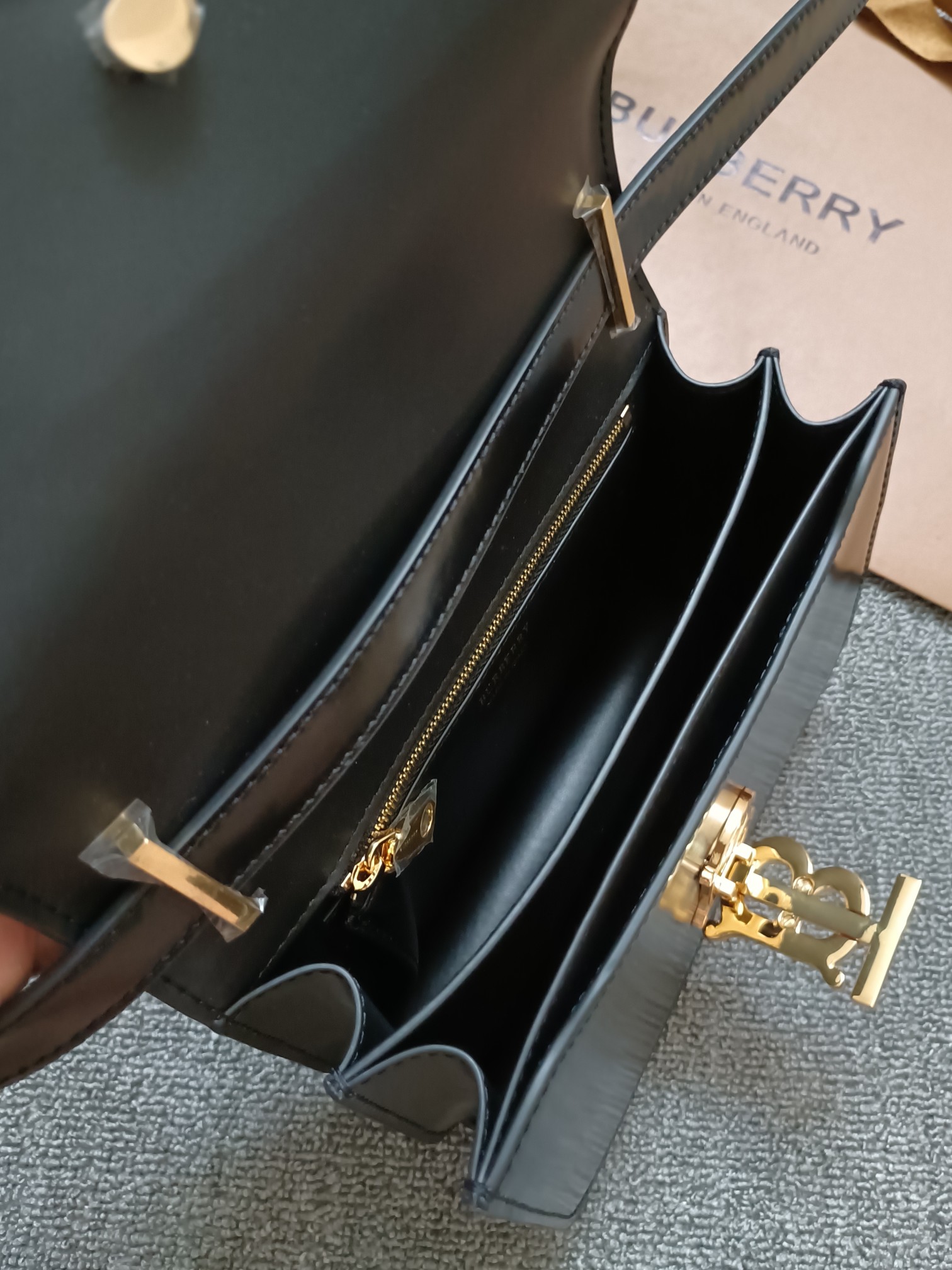 Burberry - TB Lock Bag - Crossbody Bag - Image 8