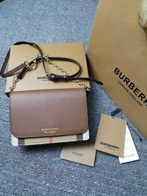 Burberry - Leather - Pouch