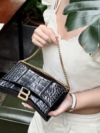 Balenciaga - Hourglass Wallet on Chain - Image 4