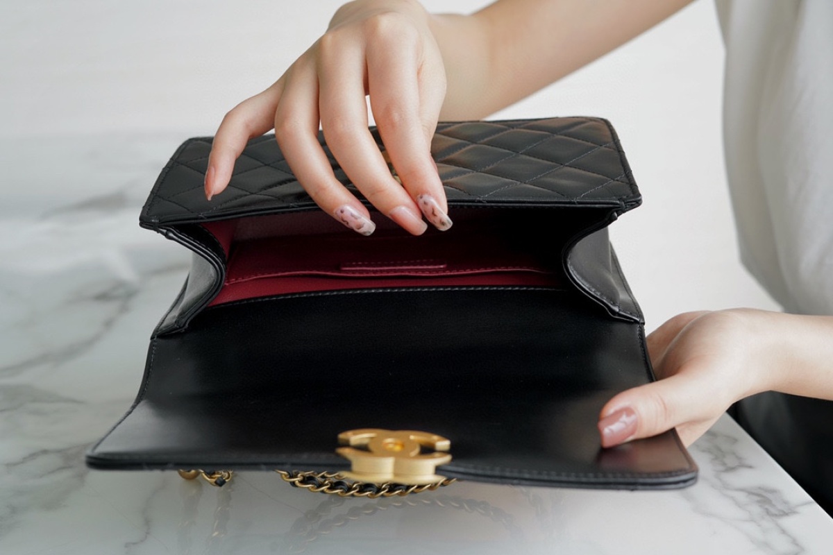 Chanel - Classic Flap - Image 7