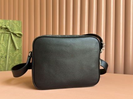 Gucci - GG Supreme Small Crossbody Bag - Image 2
