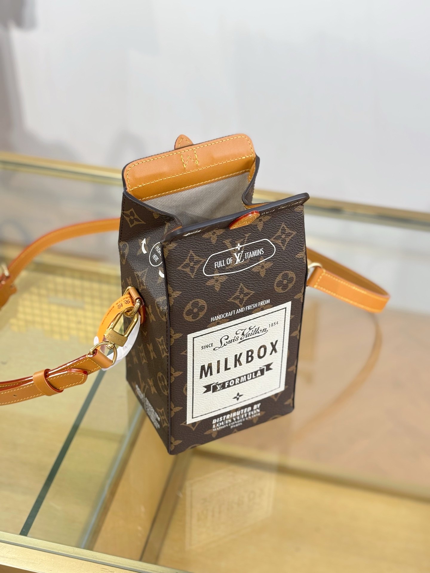 Louis Vuitton - Milk - Milk Bag - Image 5