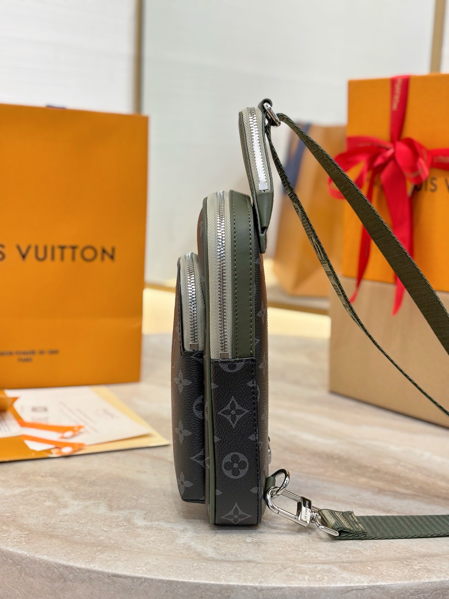 Louis Vuitton - Avenue Slingbag - Avenue Slingbag - Image 5