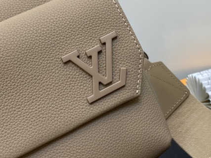 Louis Vuitton - Fastline - Fastline Messenger - Image 7