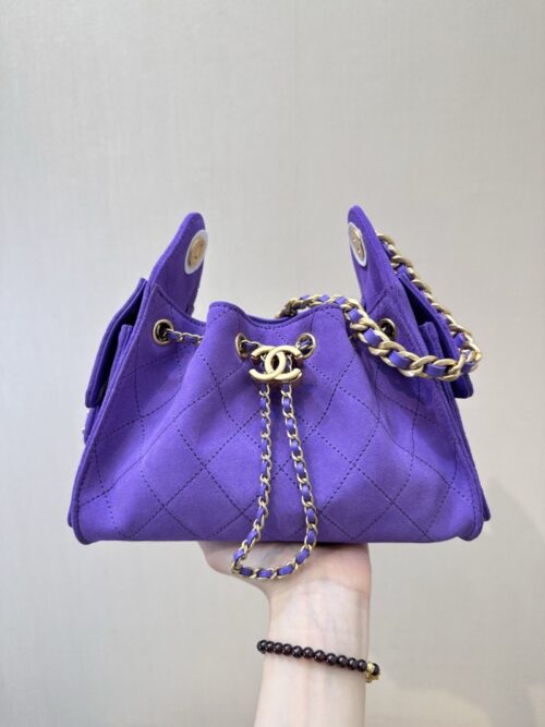 Chanel - Chanel 19