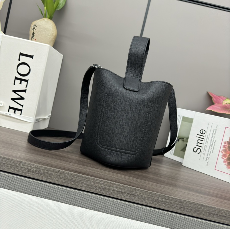 Loewe - Pebble Bucket - Bucket Bag - Image 3