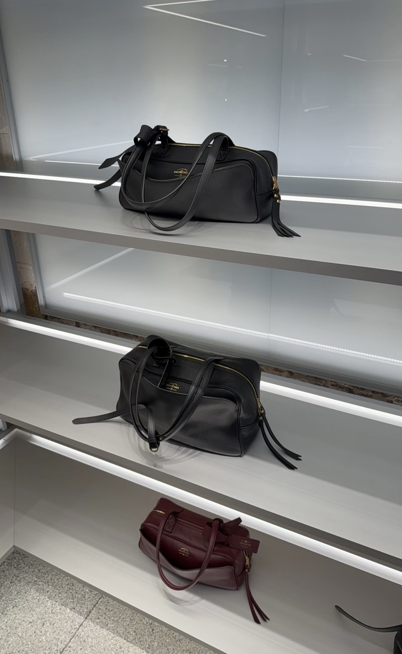 Balenciaga - Carrie Bowling Bag - Image 3