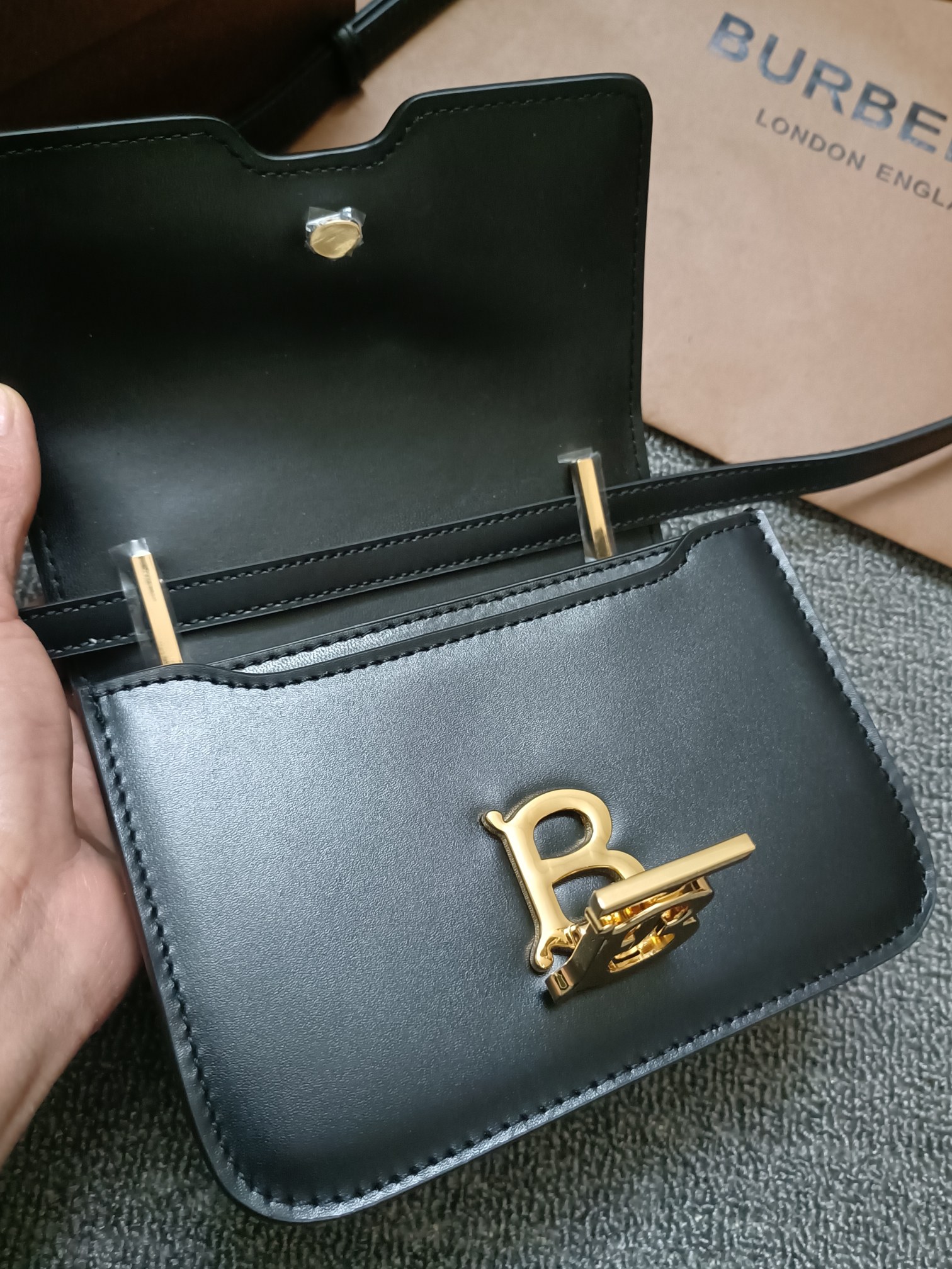 Burberry - TB Lock Bag - Crossbody Bag - Image 7