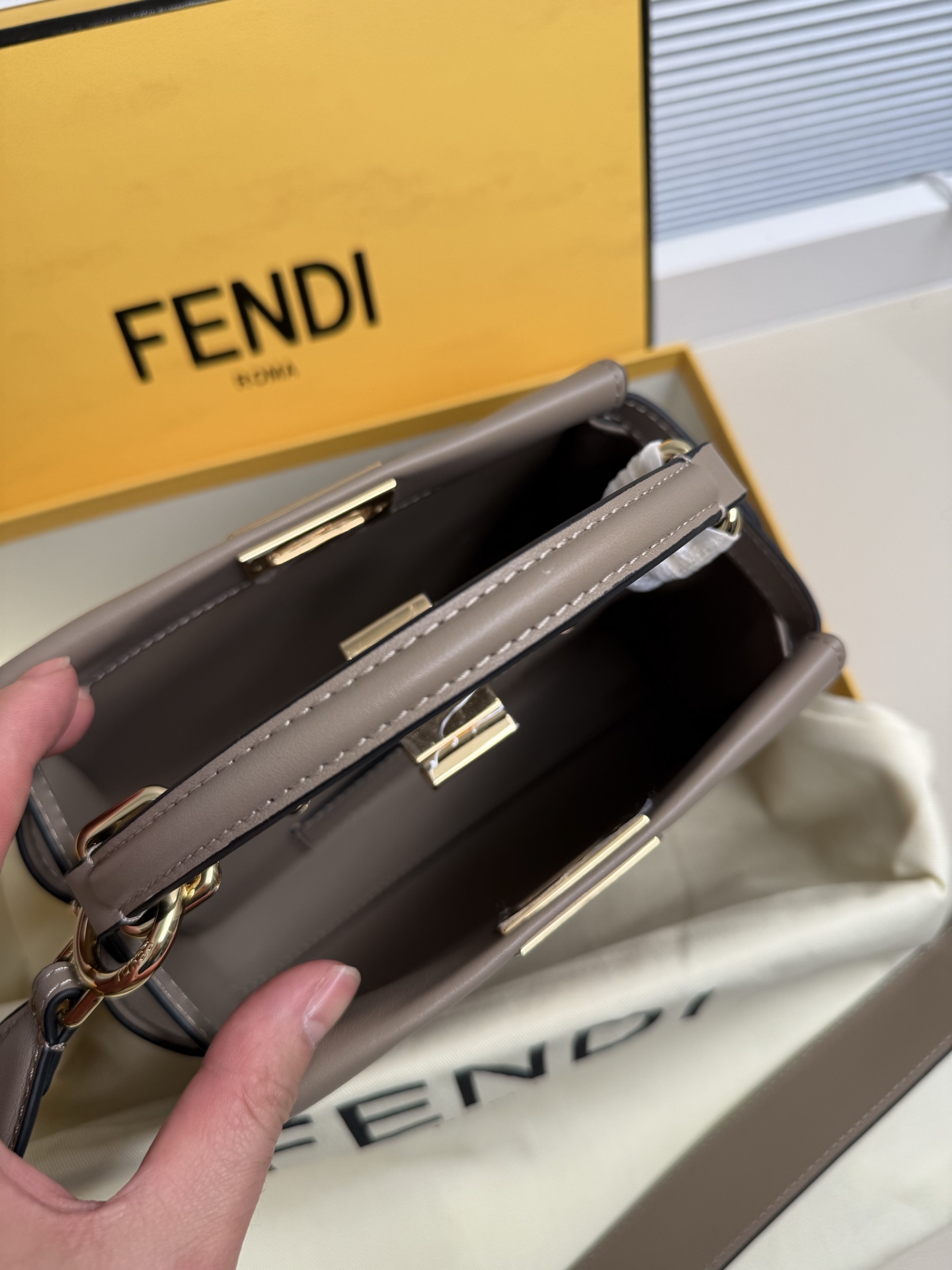 Fendi - Peekaboo - Image 6