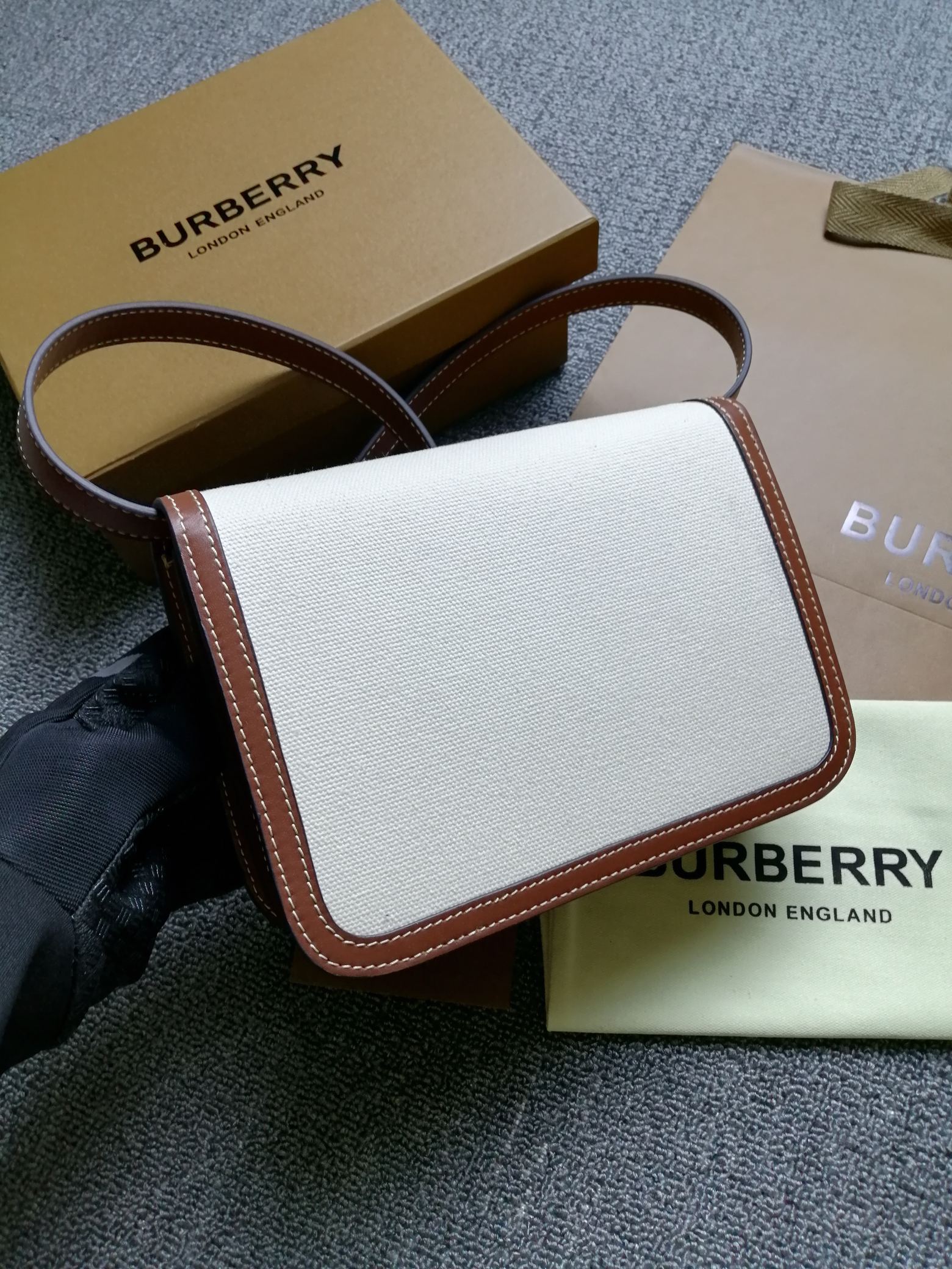Burberry - TB Lock Bag - Crossbody Bag - Image 4