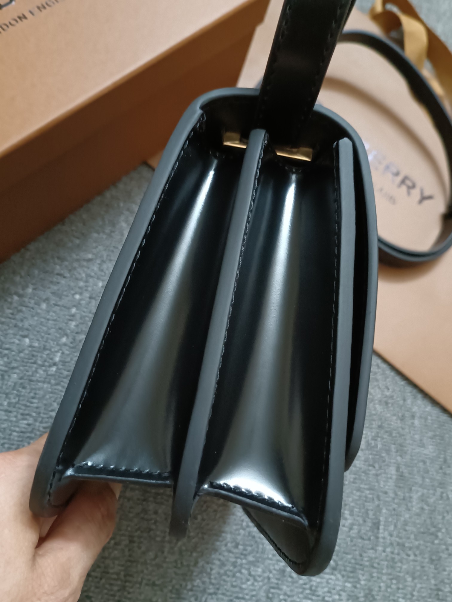 Burberry - TB Lock Bag - Crossbody Bag - Image 4