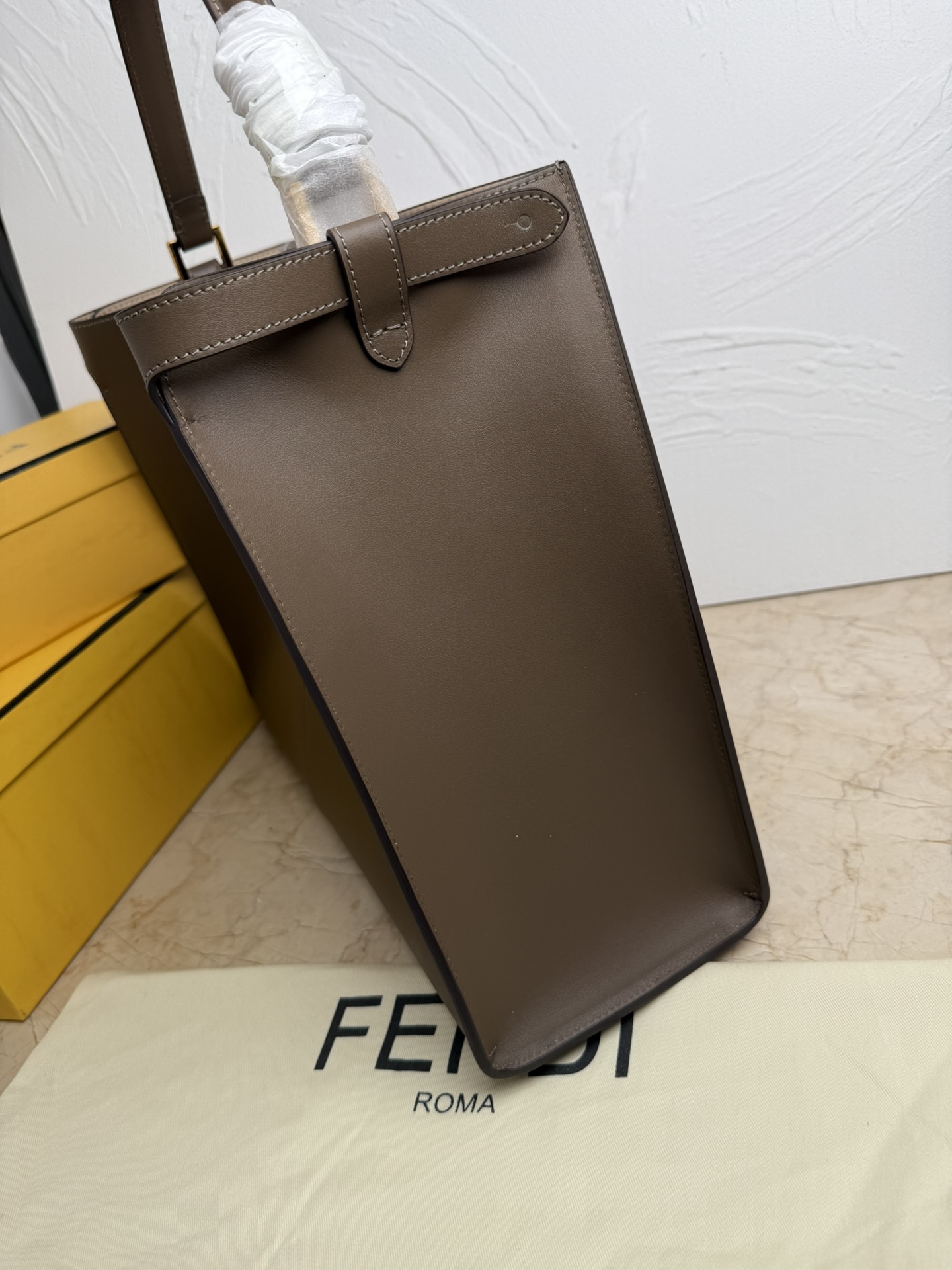 Fendi - Peekaboo - Top Handle Bag - Image 3