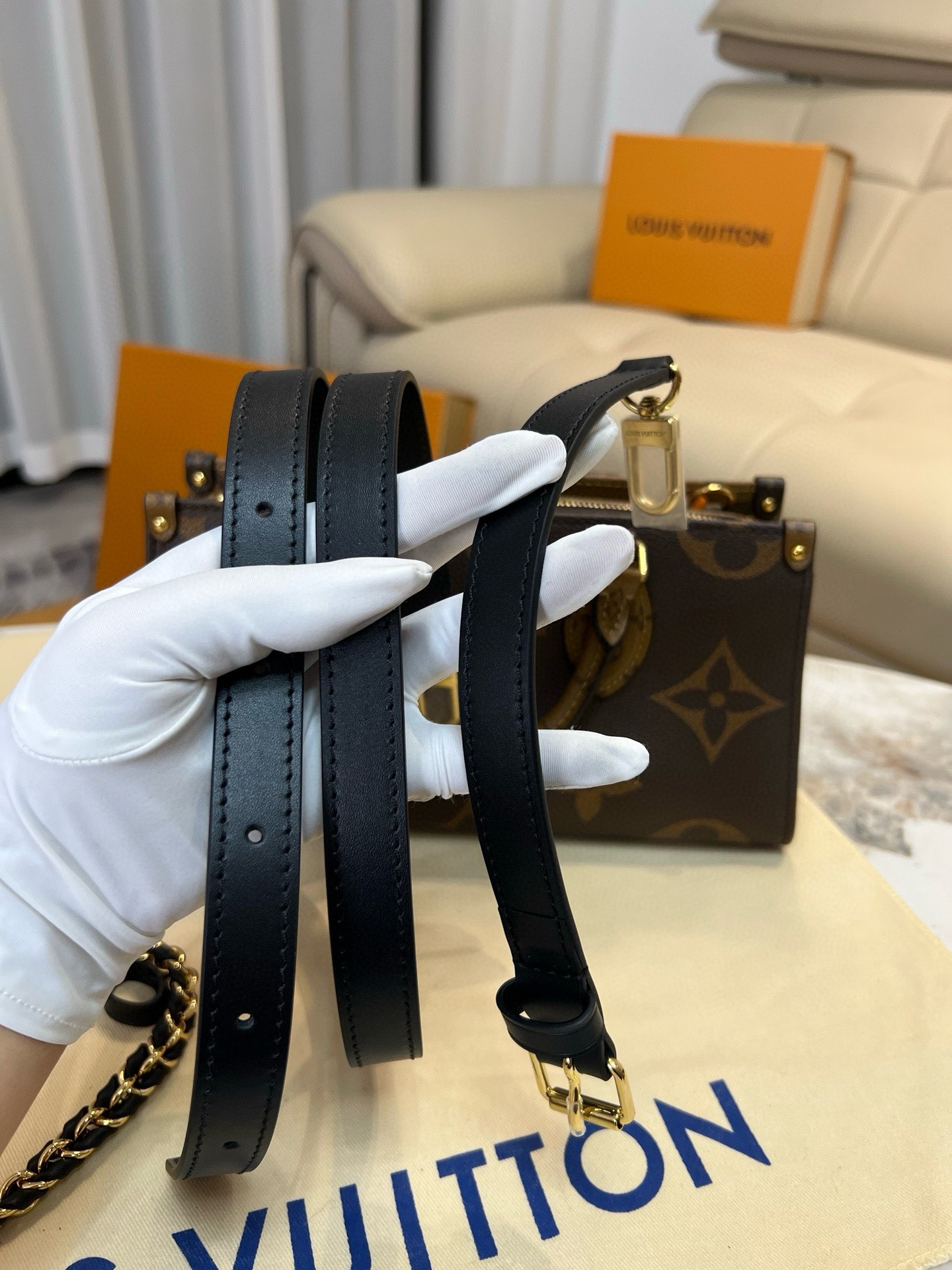 Louis Vuitton - OnTheGo East West Chain - OnTheGo East West Chain Bag - Image 2