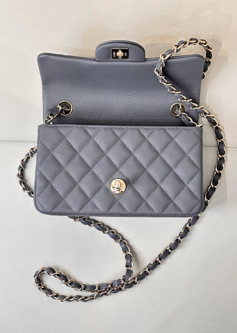 Chanel - Classic Flap - Image 4