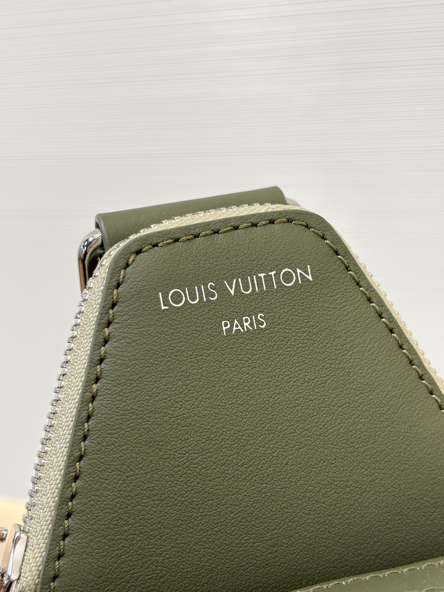Louis Vuitton - Avenue Slingbag - Avenue Slingbag - Image 8