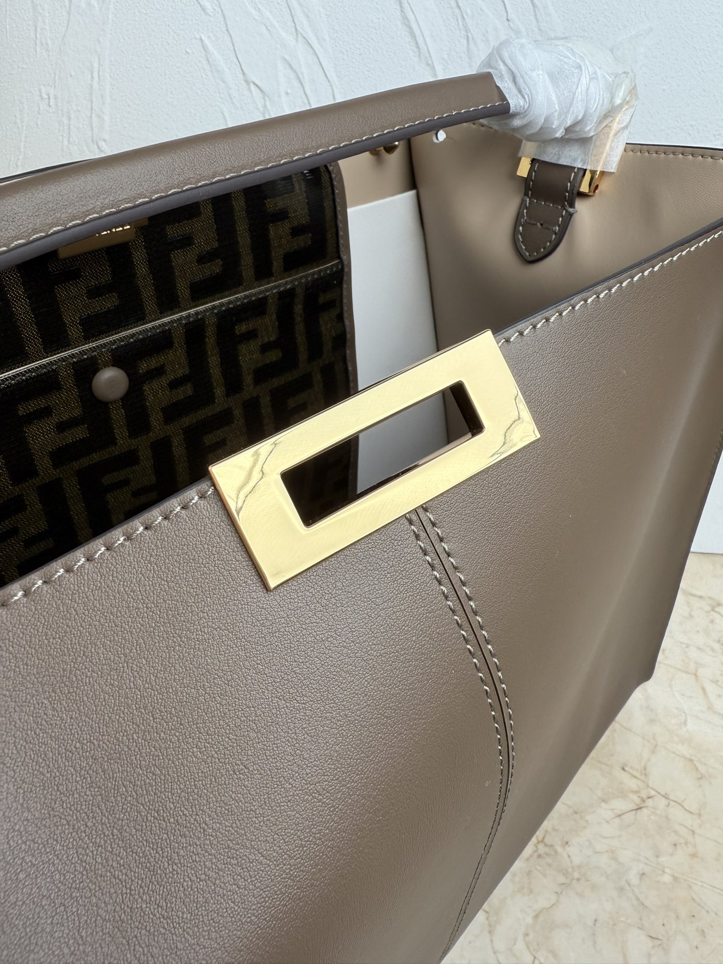 Fendi - Peekaboo - Top Handle Bag - Image 4