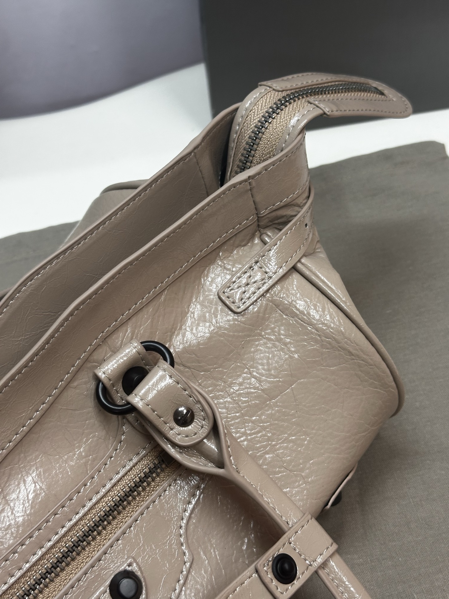 Balenciaga - City - Image 7