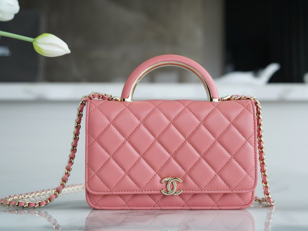 Chanel - Wallet on Chain