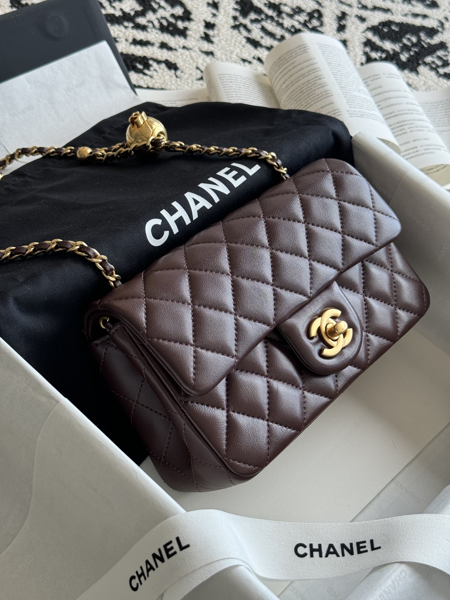 Chanel - Classic Flap - Image 2