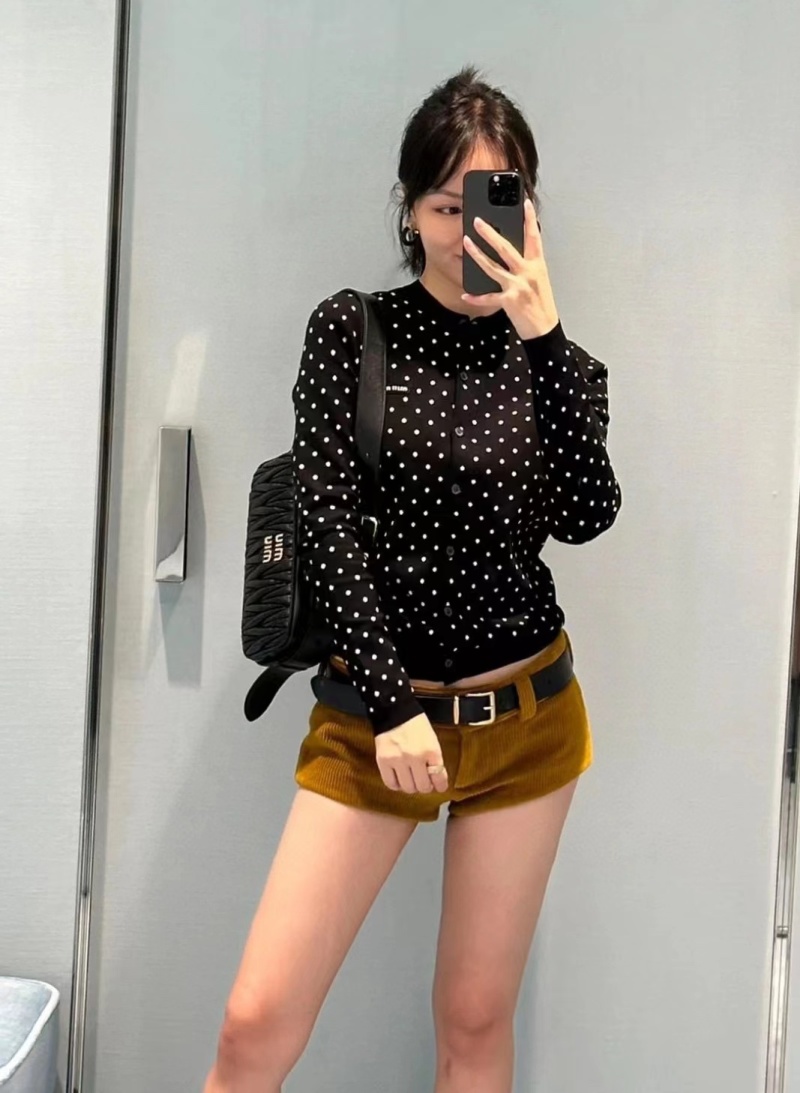 Miu Miu - Embossed Logo Leather Crossbody Bag - Image 7