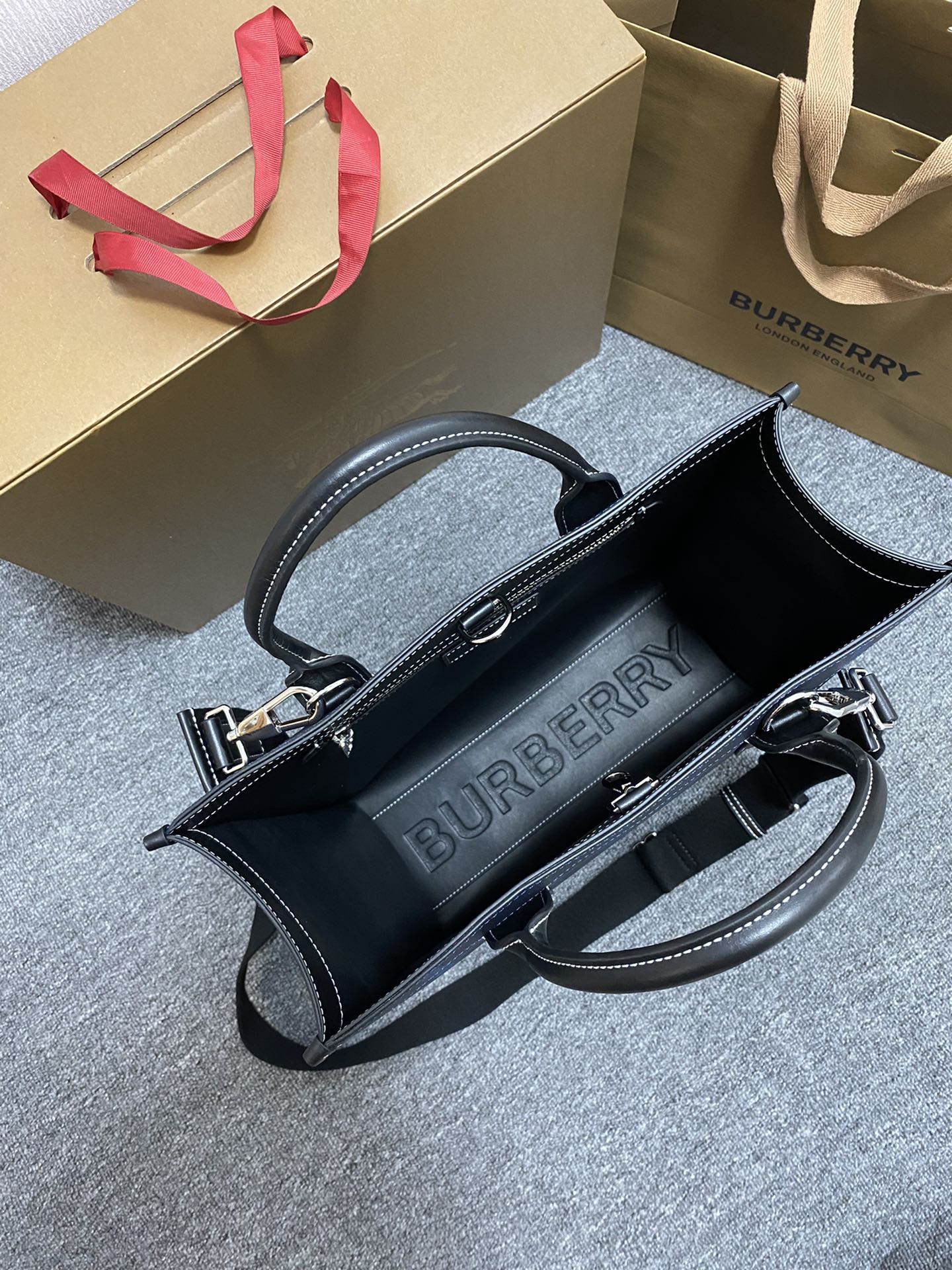 Burberry - Check - Large Check Leather Tote Bag - Image 4
