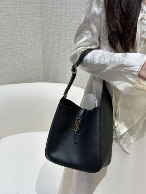 Saint Laurent - Hobo Bag