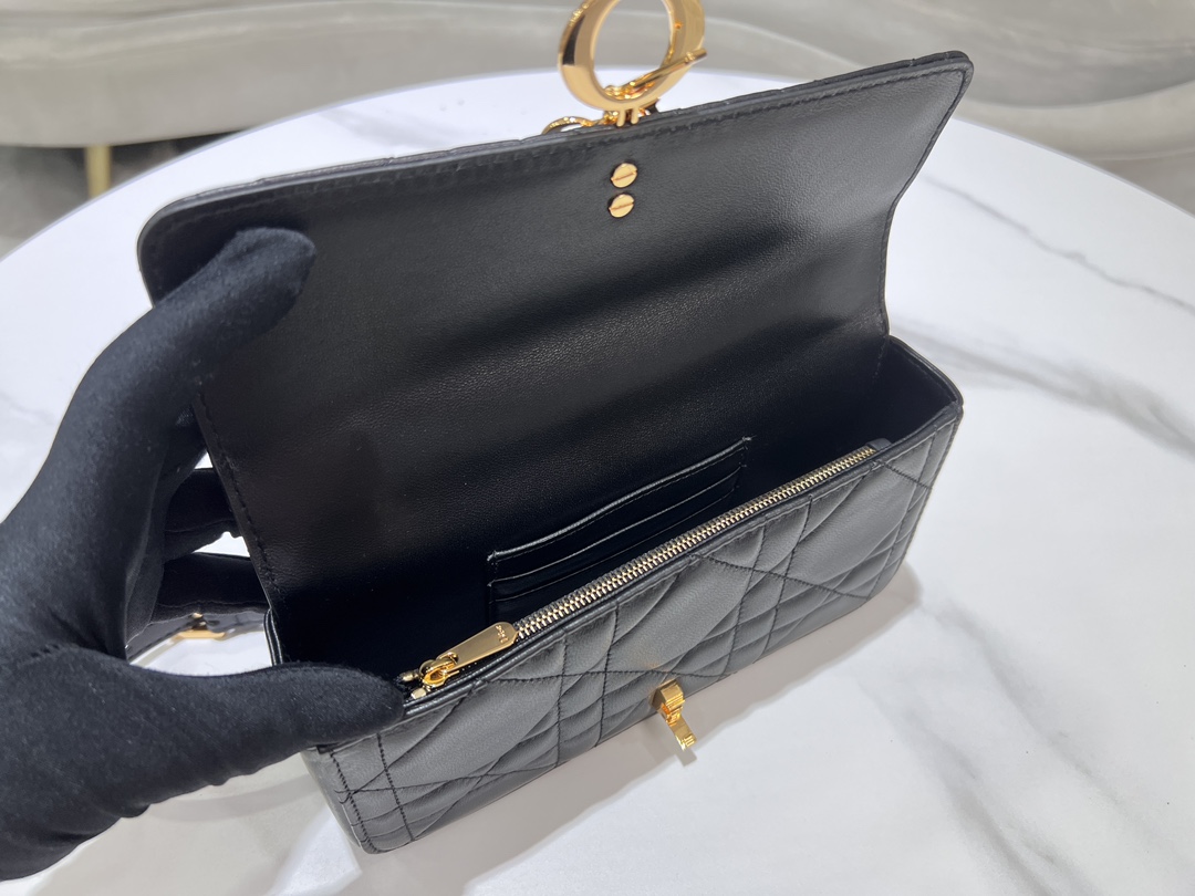 Dior - Crossbody Bag - Image 8