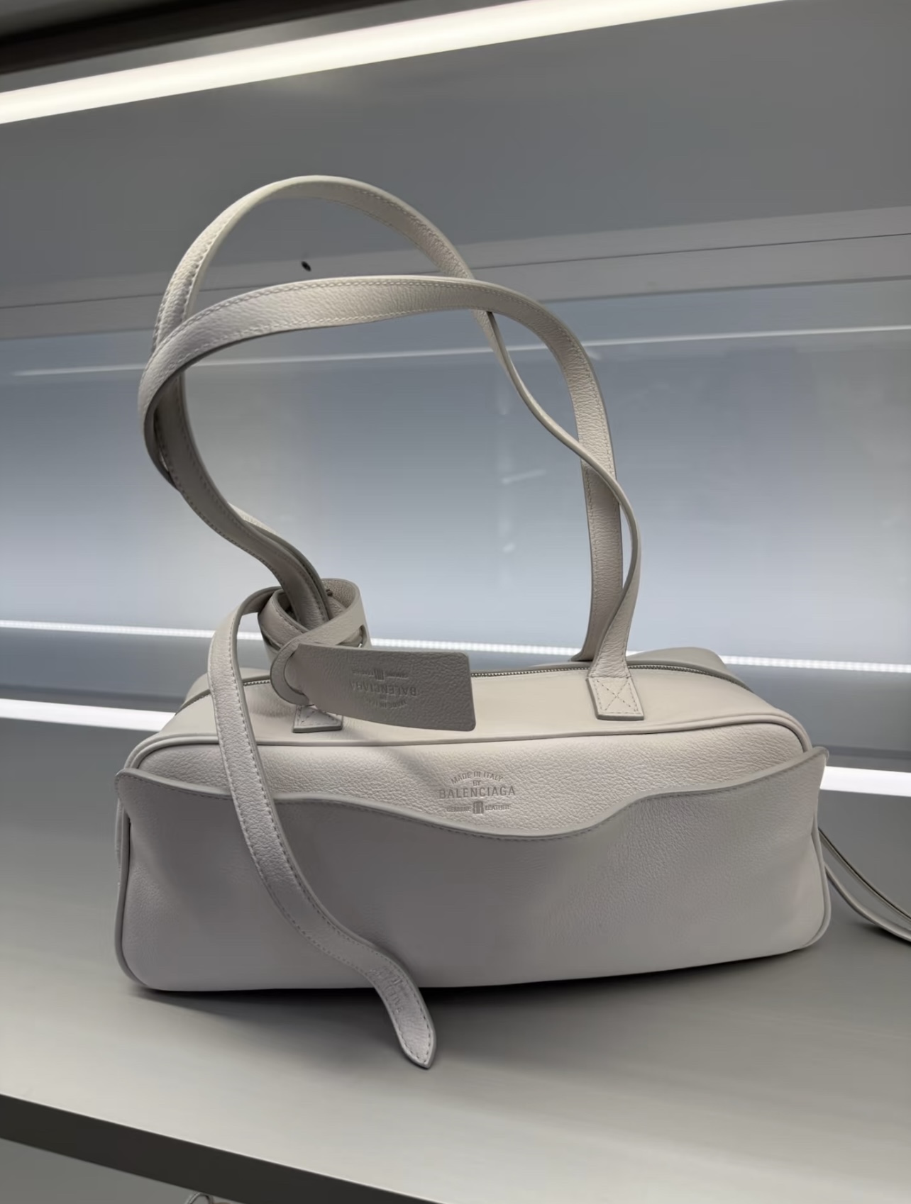 Balenciaga - Carrie Bowling Bag - Image 5