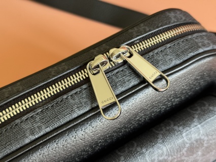 Gucci - GG Supreme Small Crossbody Bag - Image 7