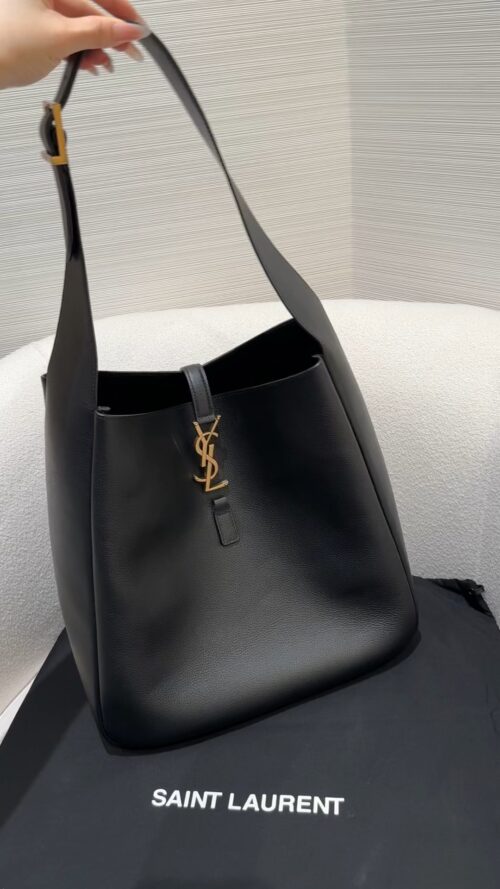 Saint Laurent - Hobo Bag