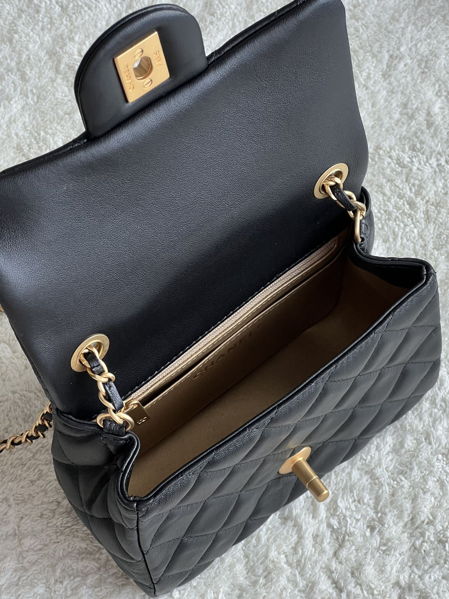 Chanel - Classic Flap - Image 8