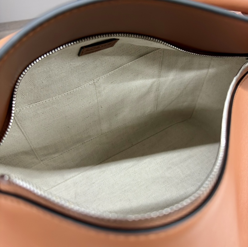 Loewe - Puzzle - Image 8
