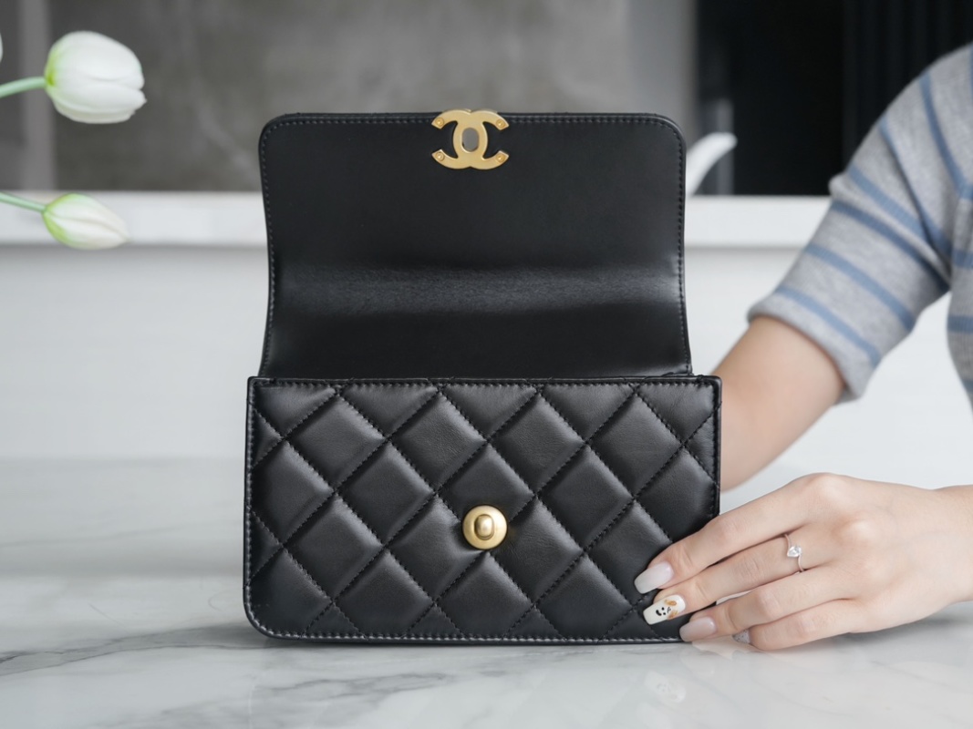 Chanel - Classic Flap - Image 5